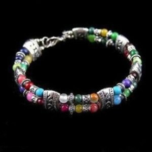 tibetaans zilveren armband met diverse kleuren edelsteen kralen