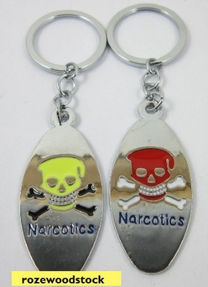 set van 2 sleutelhangers, NARCOTICS! 63x28mm 