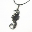 ketting(45cm) met RVS hanger 5.2x1.6 cm! ZEEPAARDje met STRASS
