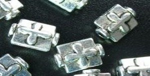 40 kralen tibetaans zilver 9,5x7mm