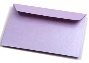 400 LILA enveloppen 220x154mm gegomd