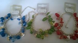 leuk bedelarmbandje!!!met diverse hangertjes!