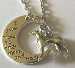 ketting(65cm) met HOND en MAAN met tekst; I love you to the moon and back