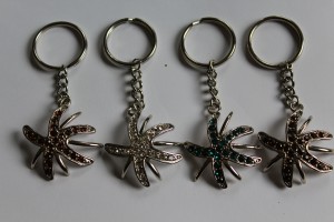 4 sleutelhangers met STRASS