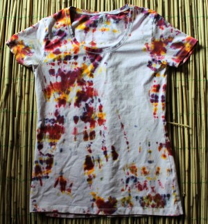 Tie dyed shirt maat L +/- 39x60cm