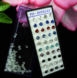 20 paar 925 sterling zilveren oorknopjes met 7mm strass!