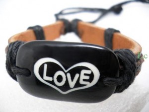 verstelbare armband van leer & hennepkoord! LOVE