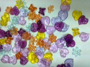 50 gram acryl kralen! rond, vlinders, bloemen, blaadjes, ...
