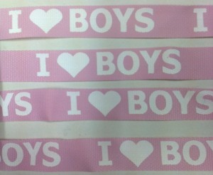 85cm ROZE band 'I ♥ BOYS' 25mm breed