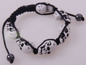 1 shamballa armband met howliet SKULL en hematiet kralen