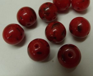  10 acryl kralen, rood/zwart gemarmerd! 16mm